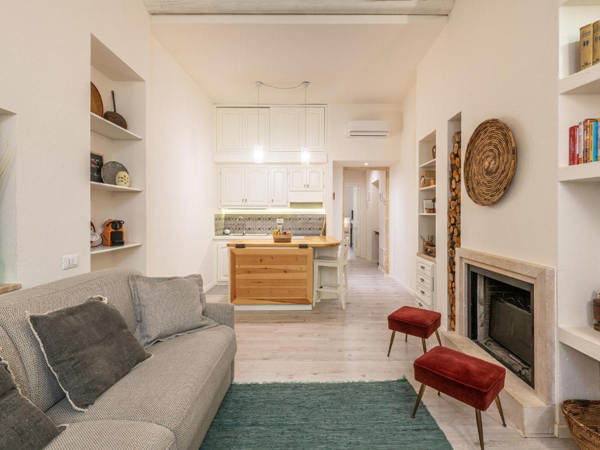 Marco'S Stylish Home In The Heart Of 칼리아리 외부 사진