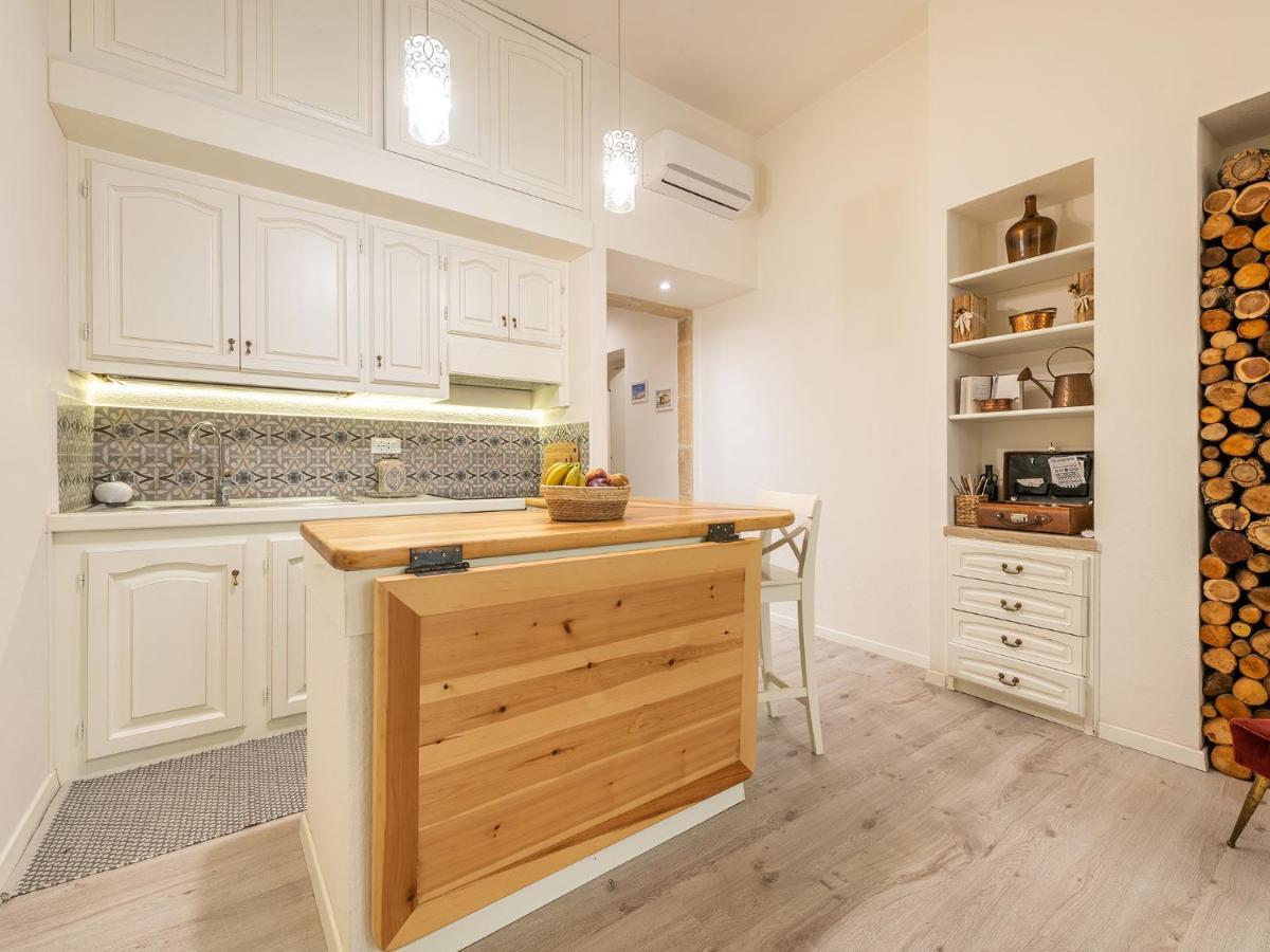 Marco'S Stylish Home In The Heart Of 칼리아리 외부 사진