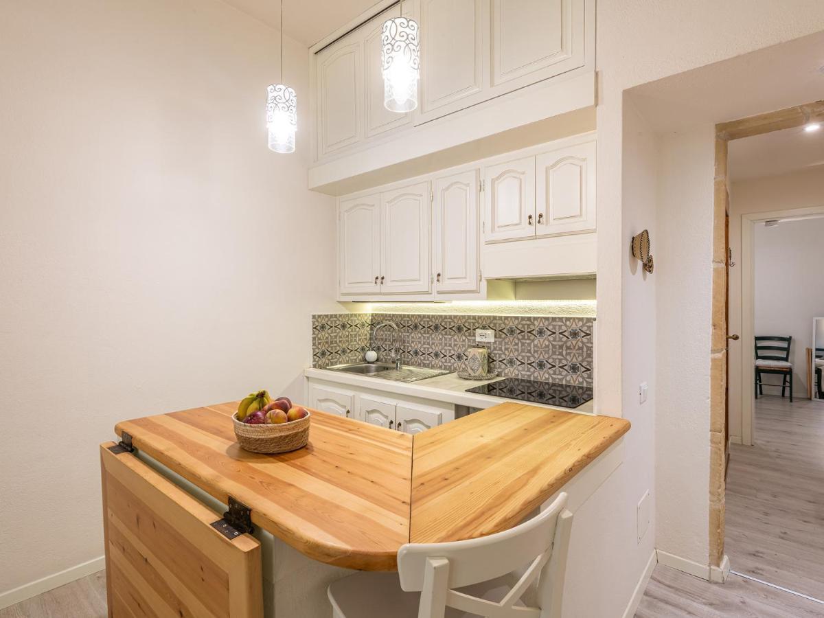 Marco'S Stylish Home In The Heart Of 칼리아리 외부 사진