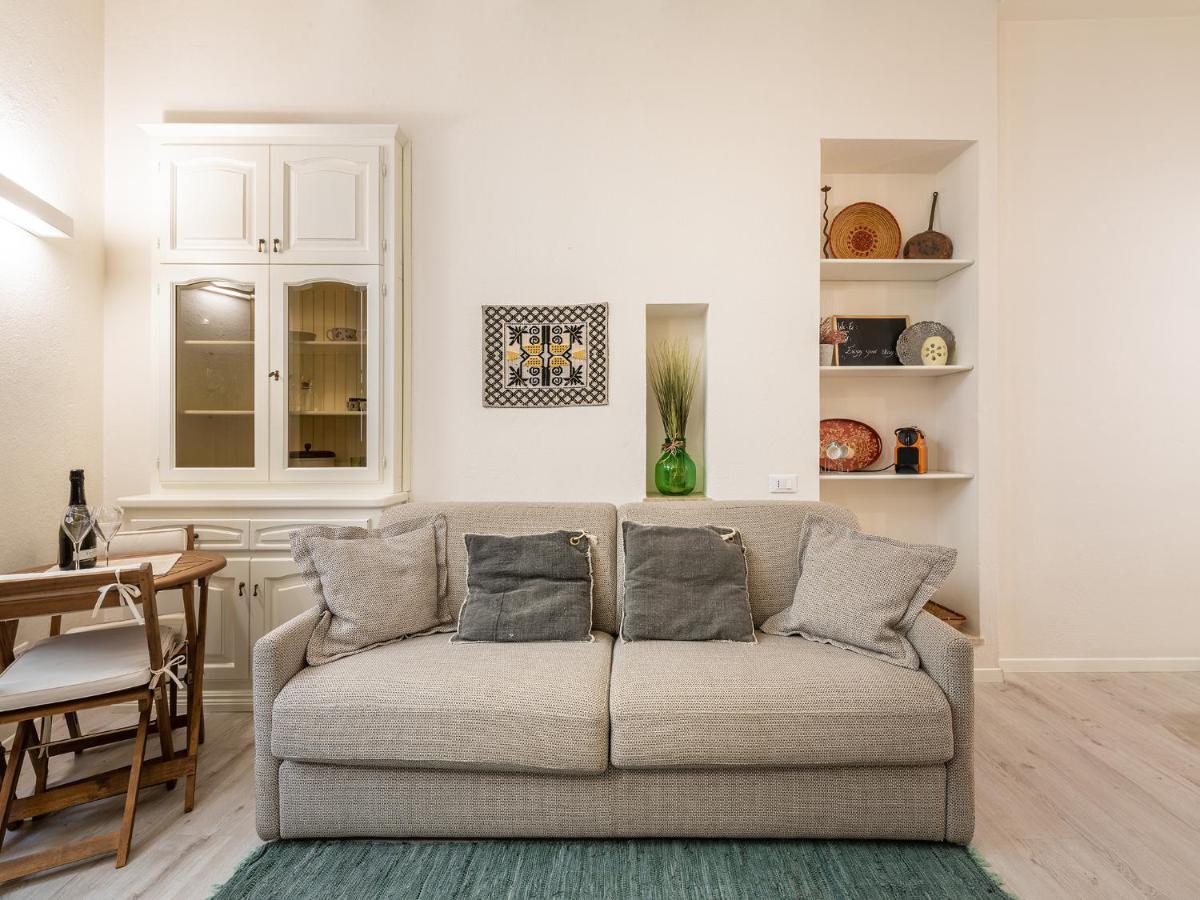 Marco'S Stylish Home In The Heart Of 칼리아리 외부 사진