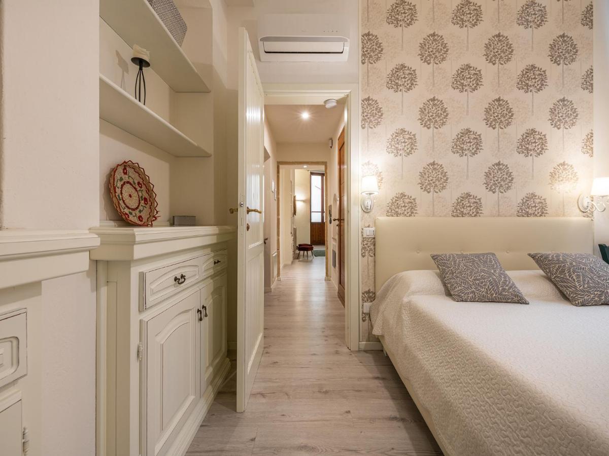 Marco'S Stylish Home In The Heart Of 칼리아리 외부 사진